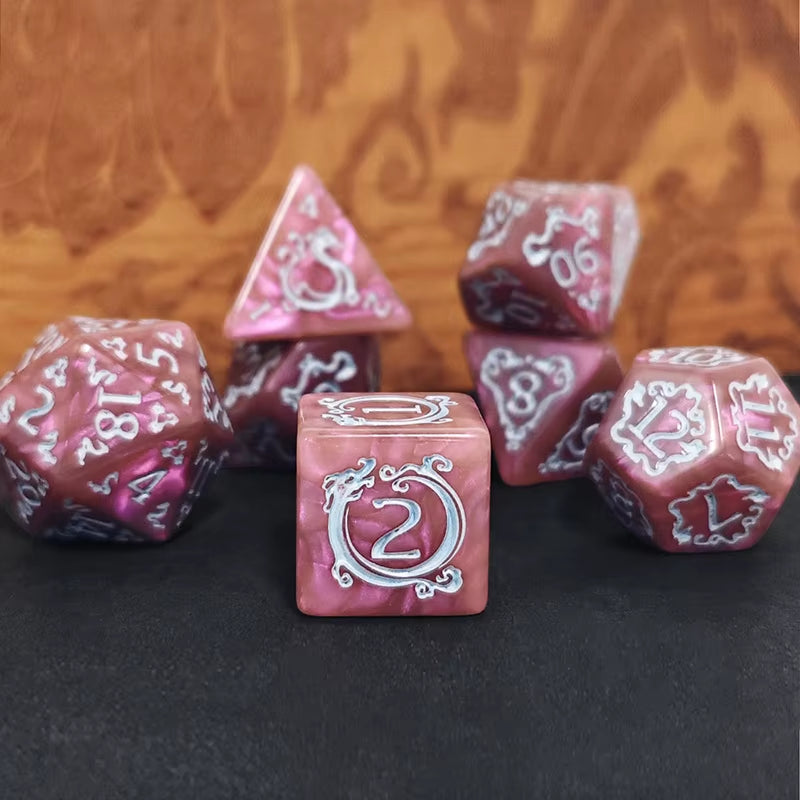 DND Dice 7Pcs/Set Dragon Pattern Polyhedral Dices Role Playing D&D TRPG Board Game Dice as Gift Entertainment Accessories