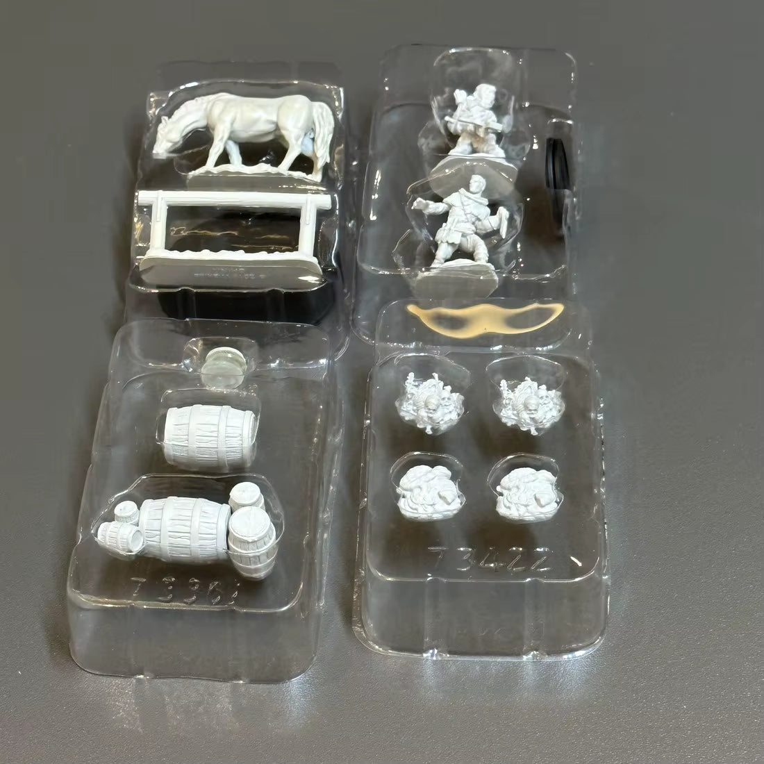 Pathfinder Board Game Dungeons Miniatures Male Elf Human Fighter Dwarf Barbarian Rust Monster Half Orc Role Playing Figures