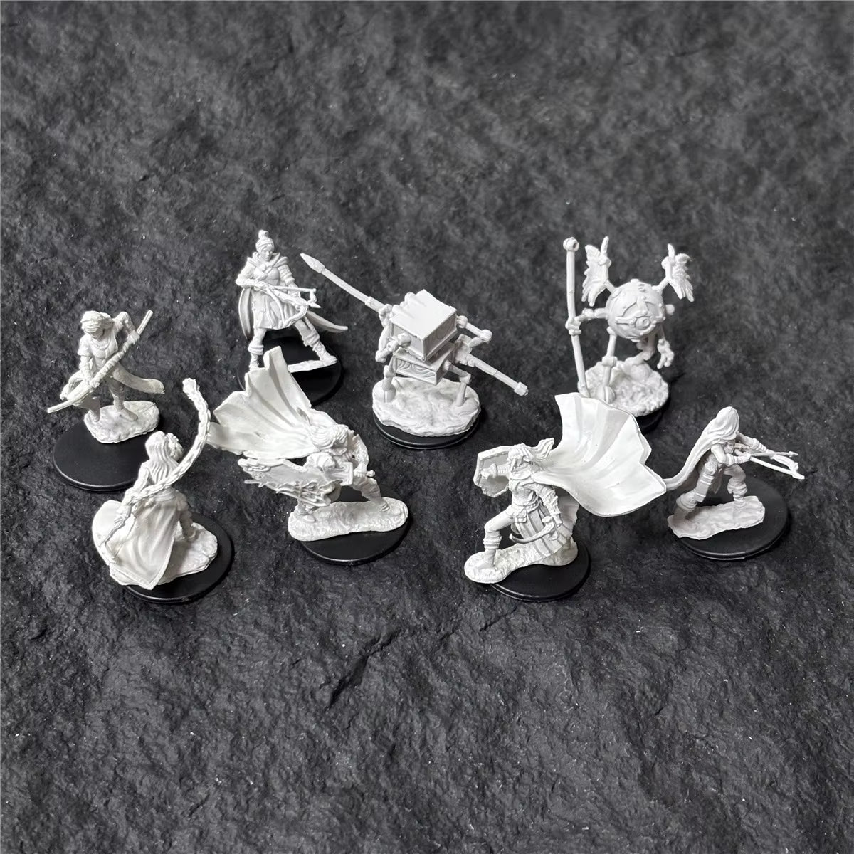 Pathfinder Board Game Dungeons Miniatures Male Elf Human Fighter Dwarf Barbarian Rust Monster Half Orc Role Playing Figures