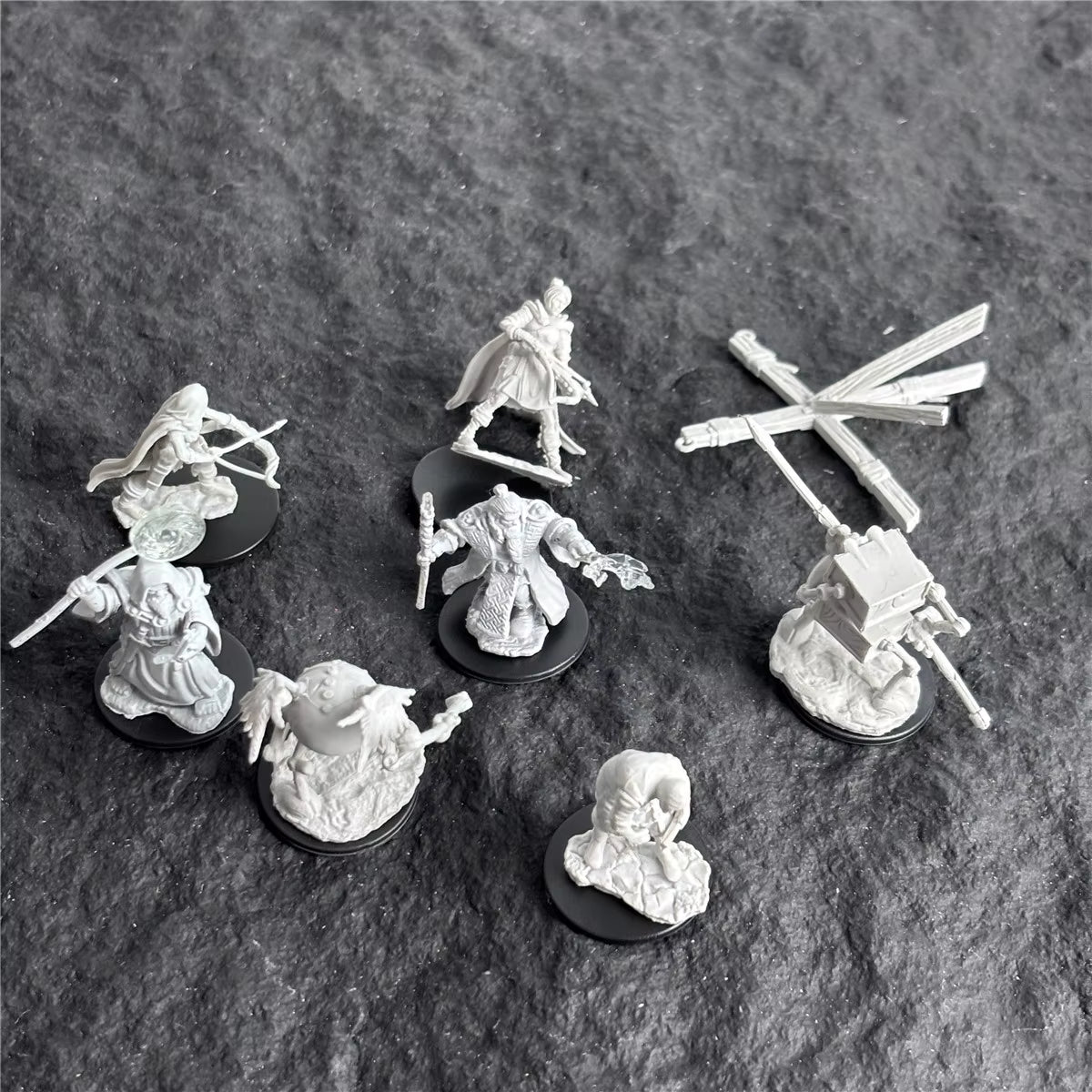 Pathfinder Board Game Dungeons Miniatures Male Elf Human Fighter Dwarf Barbarian Rust Monster Half Orc Role Playing Figures